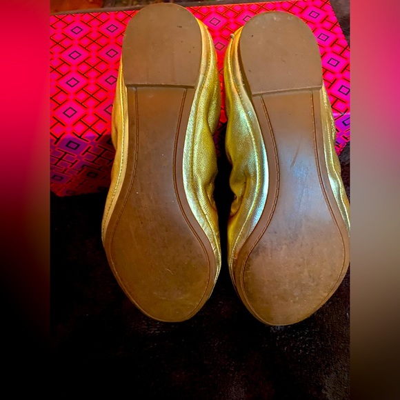 GUC Tory Burch size 9 gold ballet flats - Picture 8 of 10